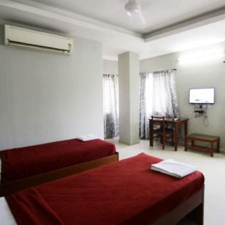 Hotel Sea Shell Park Chennai Esterno foto