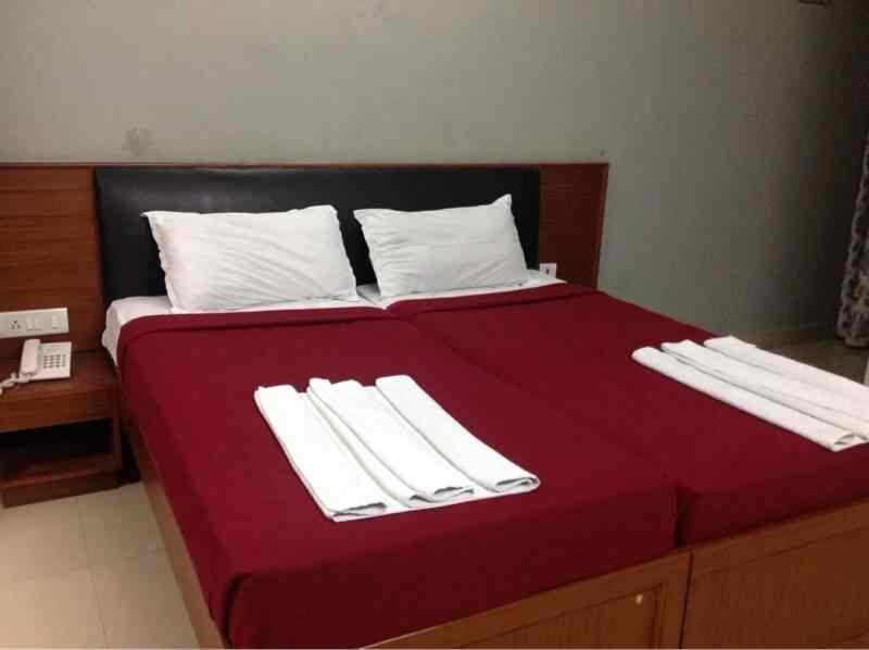 Hotel Sea Shell Park Chennai Esterno foto