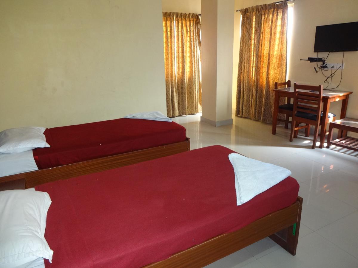 Hotel Sea Shell Park Chennai Esterno foto
