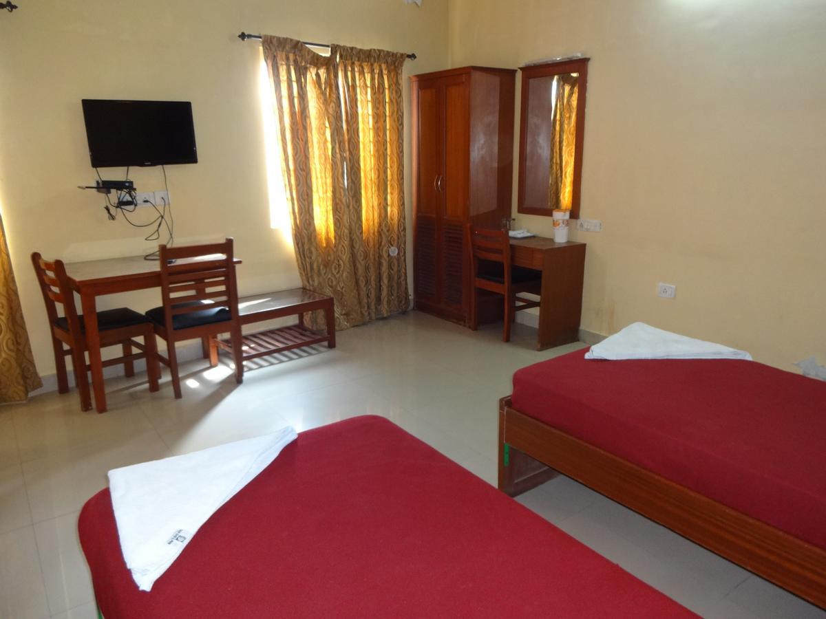 Hotel Sea Shell Park Chennai Esterno foto